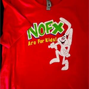Women’s cut NoFX band Tee